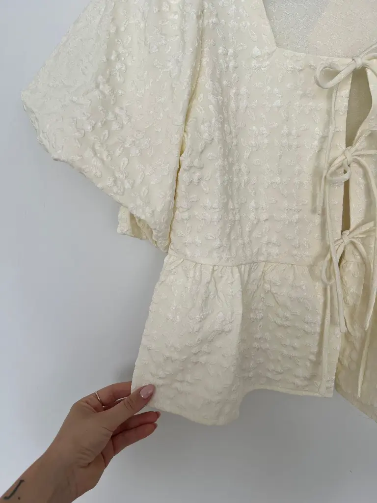 Lola top details.webp
